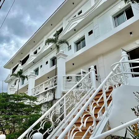Oceana Bay Coron Hotel